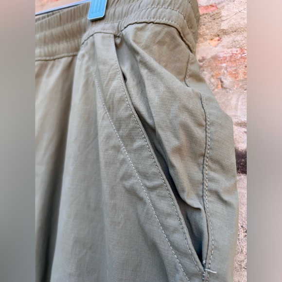 Duluth Trading AHKG Access Point Pull On Slim leg Plus Size Hiking pants. - Picture 5 of 16
